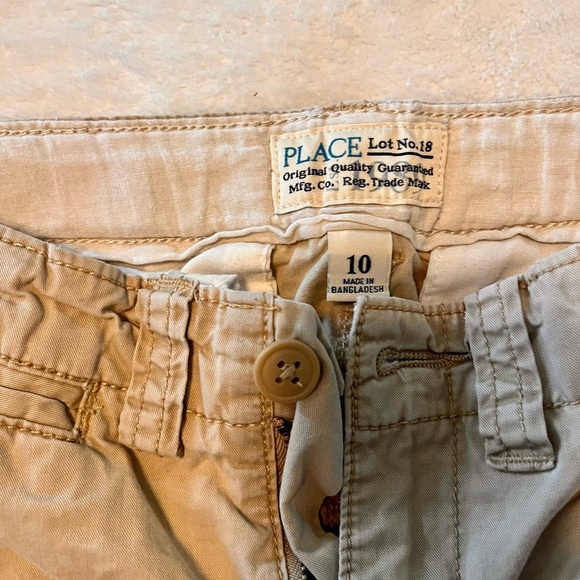 Children’s place kaki shorts - Picture 3 of 3